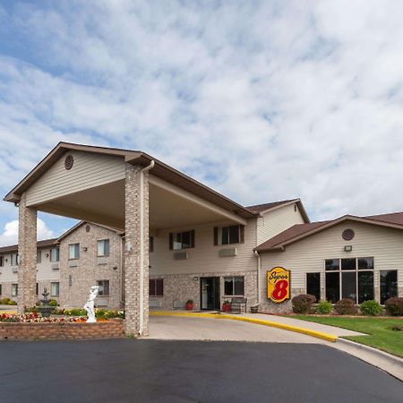 Super 8 By Wyndham Big Rapids Motel Exterior photo