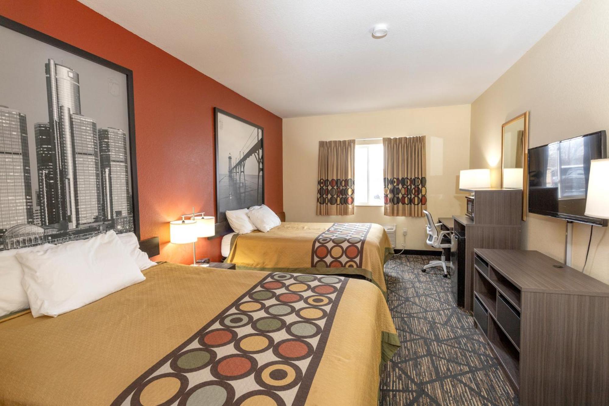 Super 8 By Wyndham Big Rapids Motel Exterior photo
